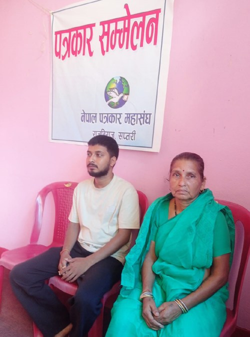 कान्छो छोरालाई थाहै नदिई जेठो छोराले आफूलाई समेत झुक्याई ऋण लिएको आमाको आरोप